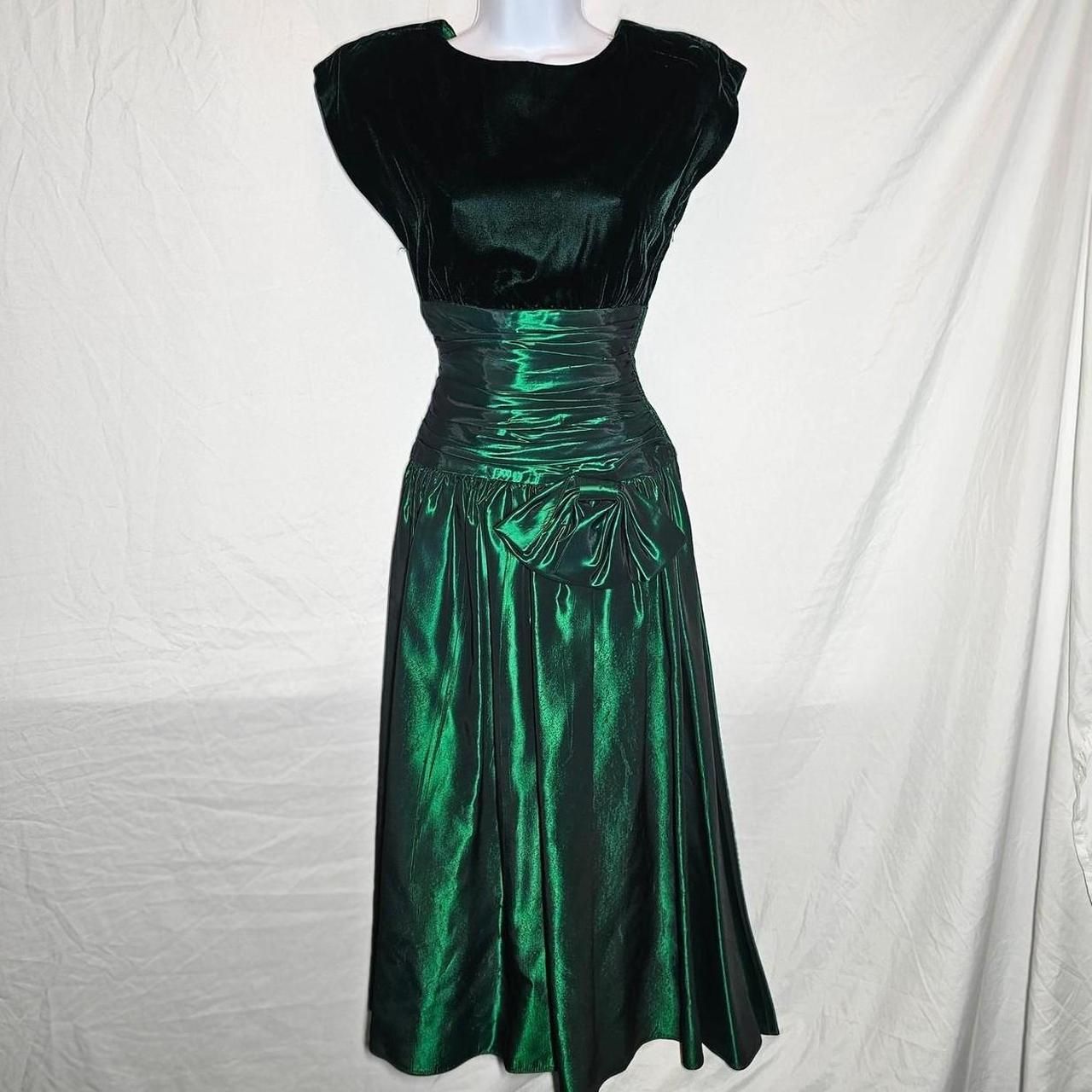 Vintage 70s 80s Union Made Green Velvet A-Line Satin Reflective Dress
